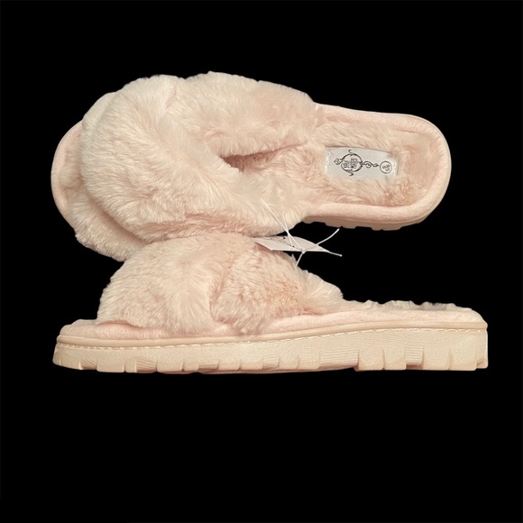 Sole Mates Pink Fuzzy Slippers - Picture 3 of 5